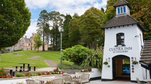 Cultra Inn Exterior